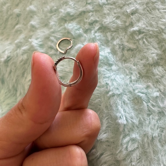 Pandora Sparkling Wave Hoop Earrings - Picture 3 of 5